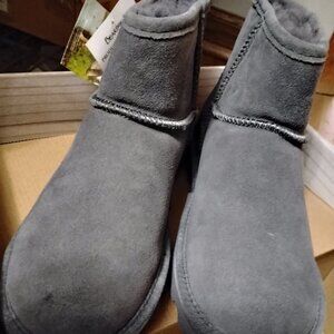 Bearpaw Alyssa ankle booties, size 8M, charcoal, NWT in box.
